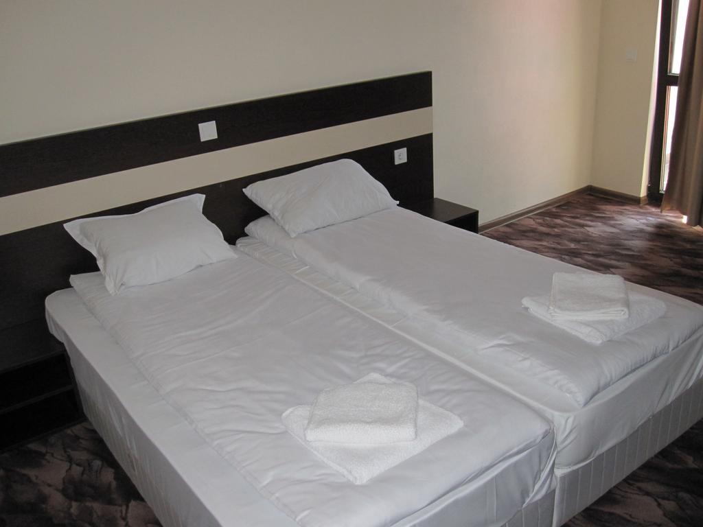 Hotel Deyanira Gorno Dryanovo Room photo