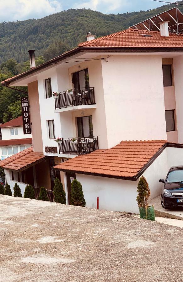 Hotel Deyanira Gorno Dryanovo Exterior photo